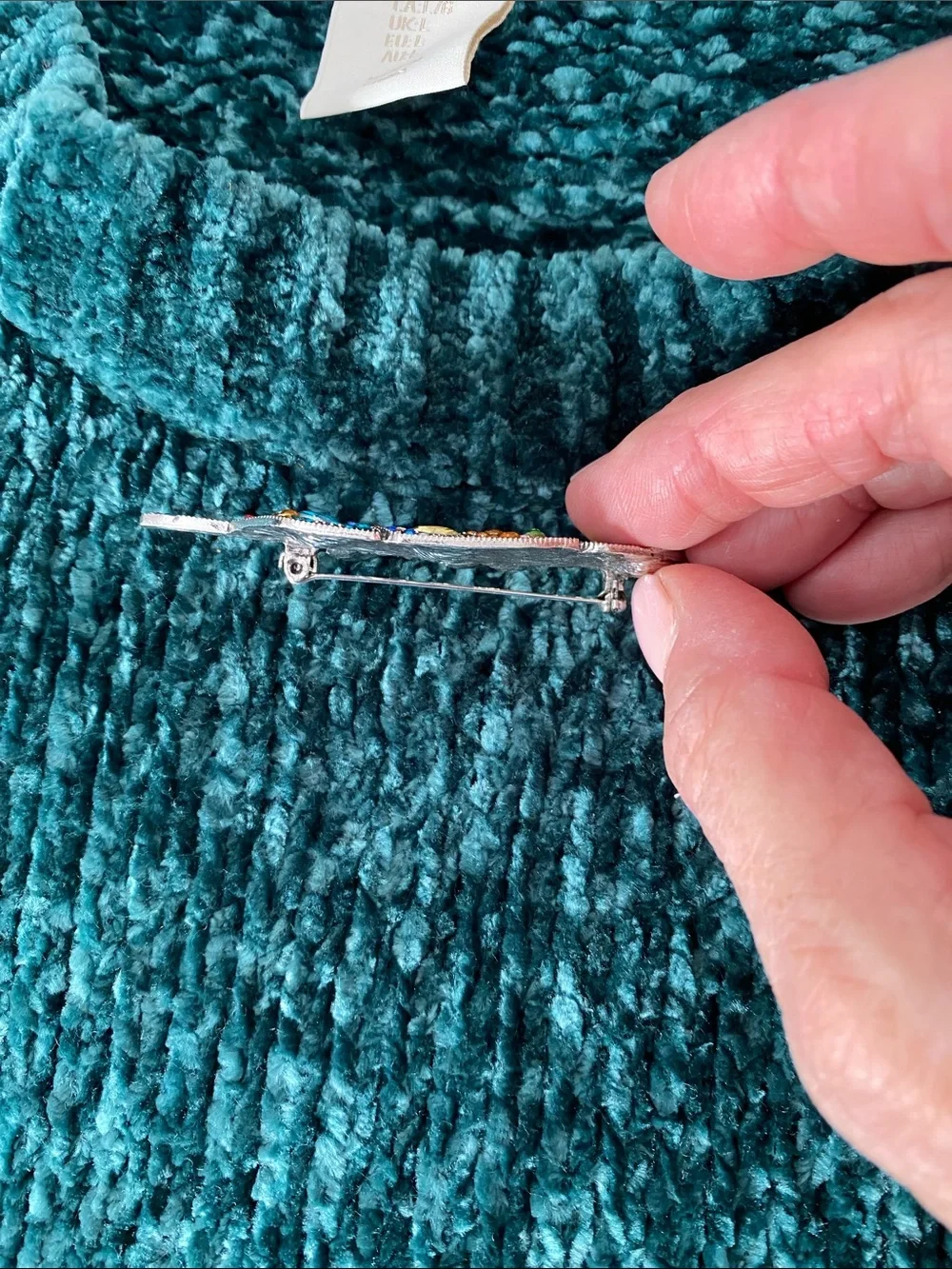 N/A sparkling brooch